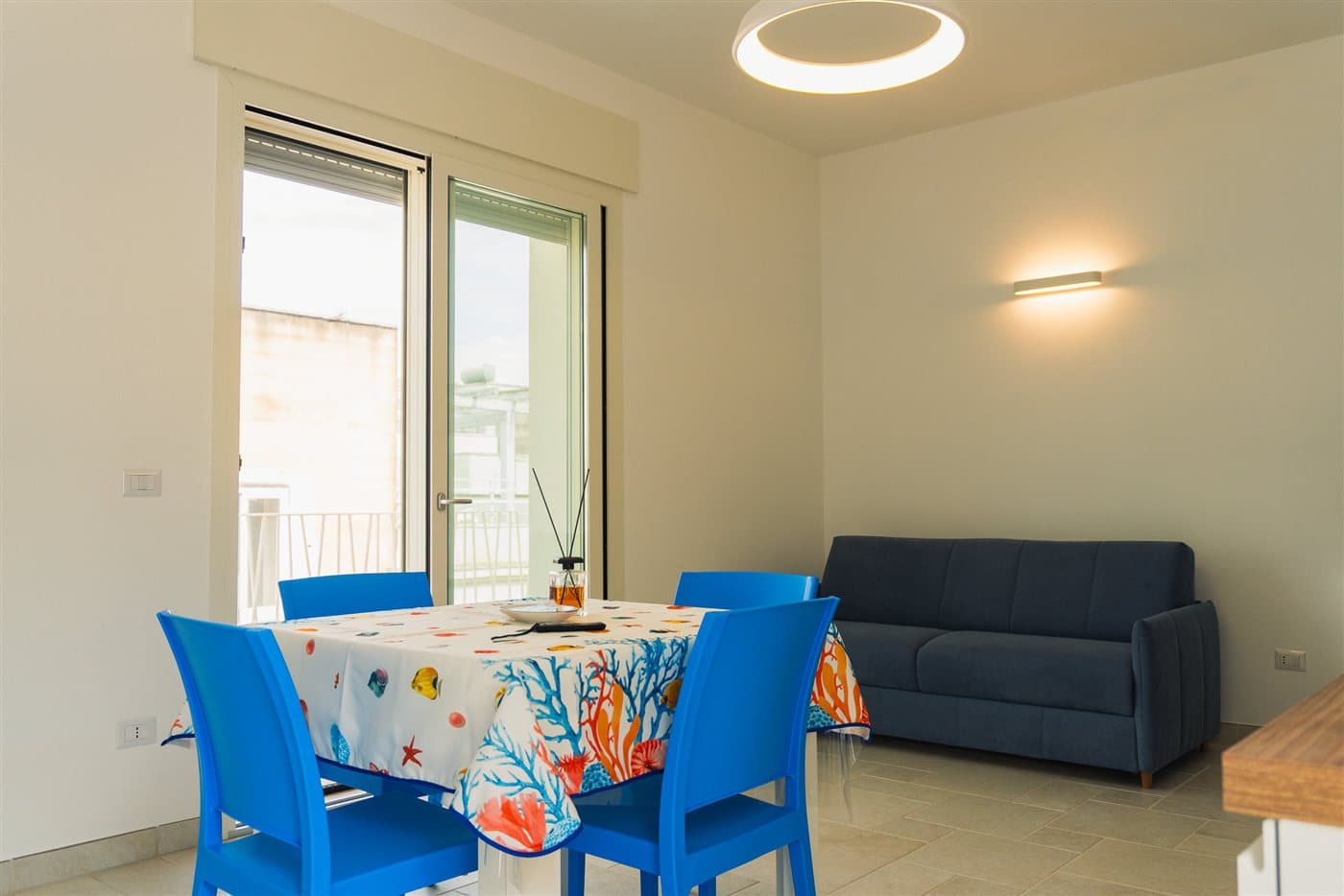 Appartamento Balcone Vista Mare — soggiorno con balcone